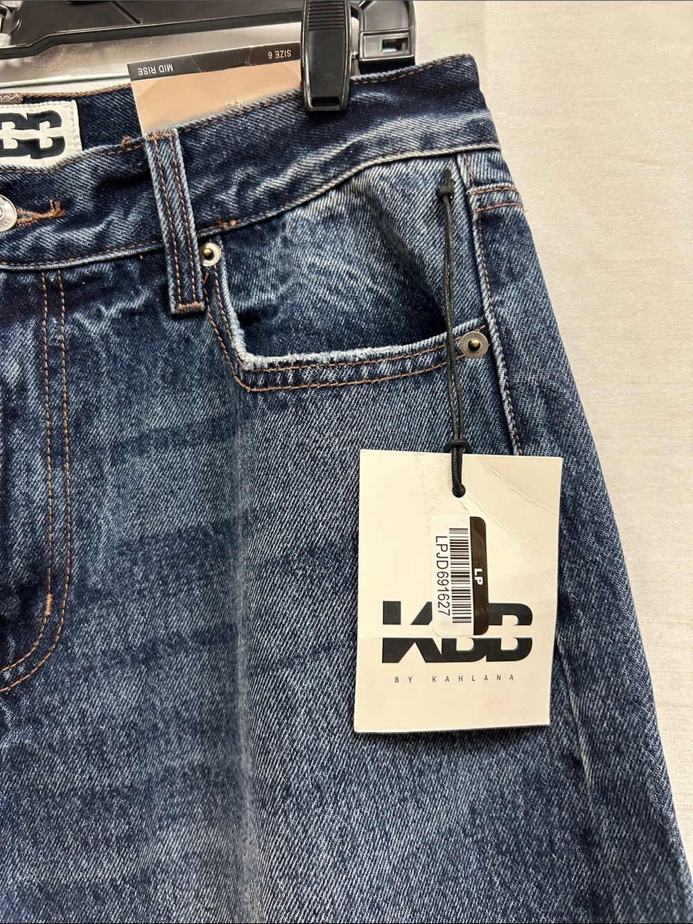 KBB by Kahlana Barrel Leg Jeans Size 6 NWT - Picture 9 of 9